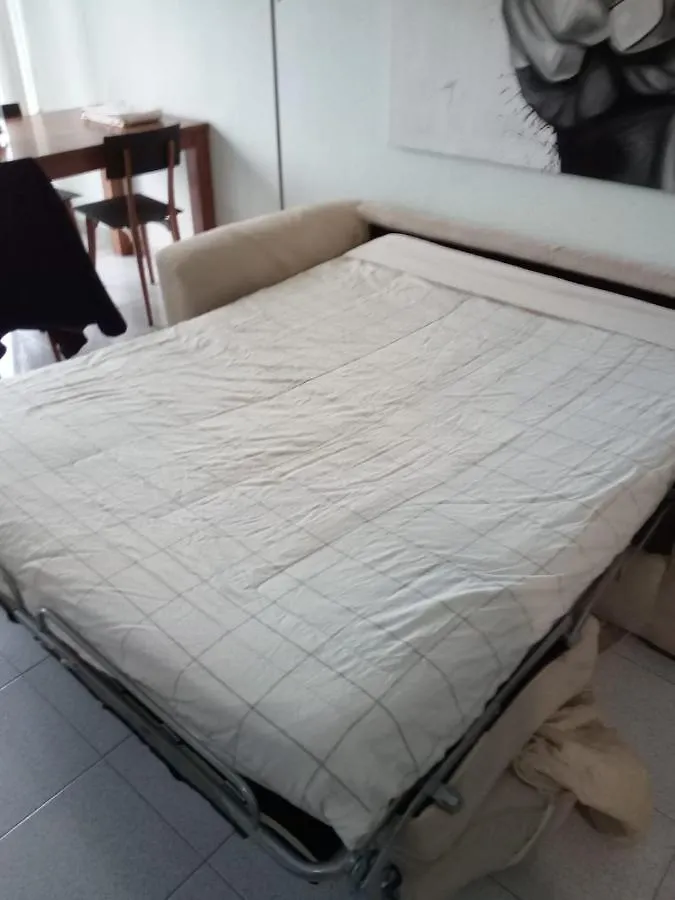 Leoni Charminghouse Apartment Milan 0*,