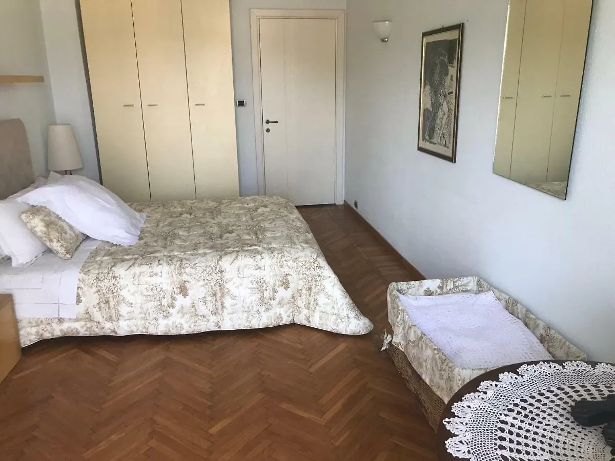 Leoni Charminghouse Apartment Milan Italy