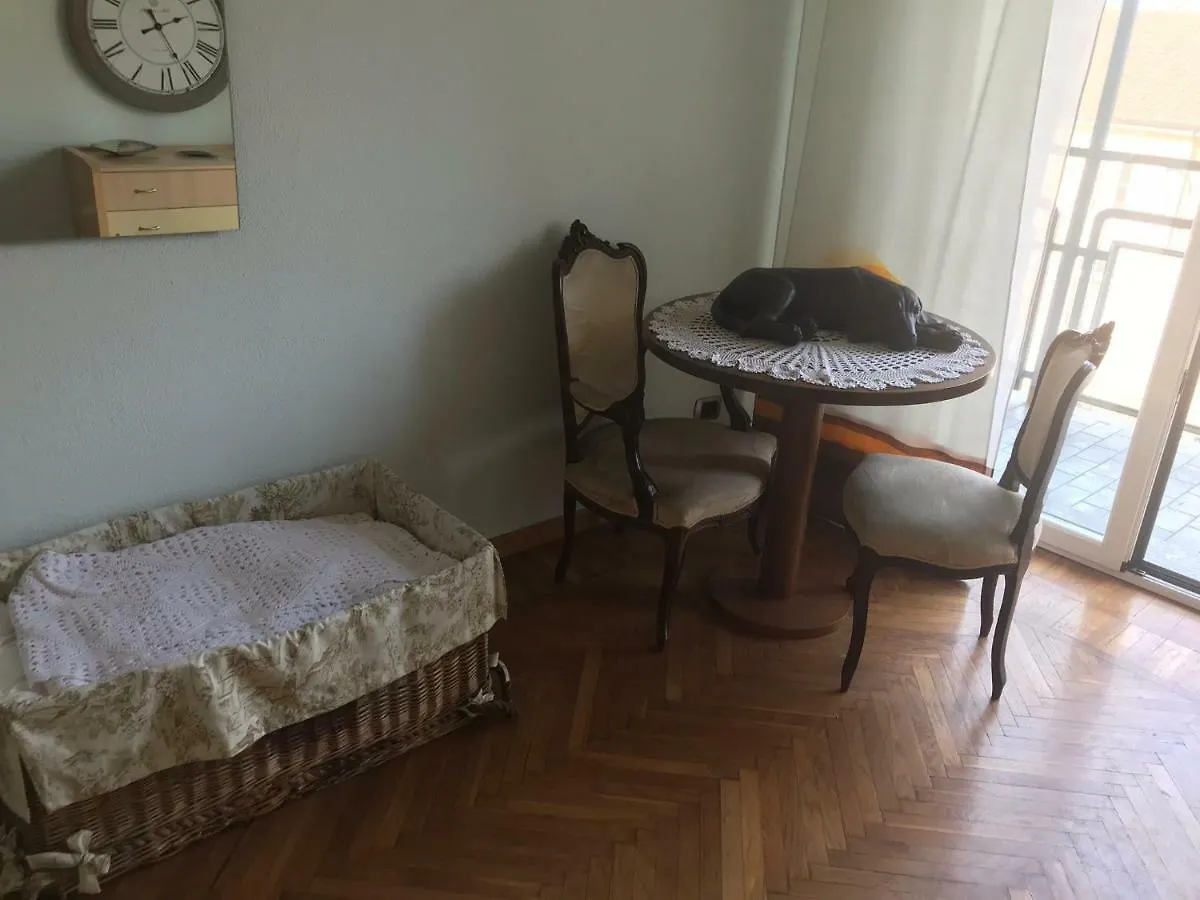 Leoni Charminghouse Apartment Milan Italy