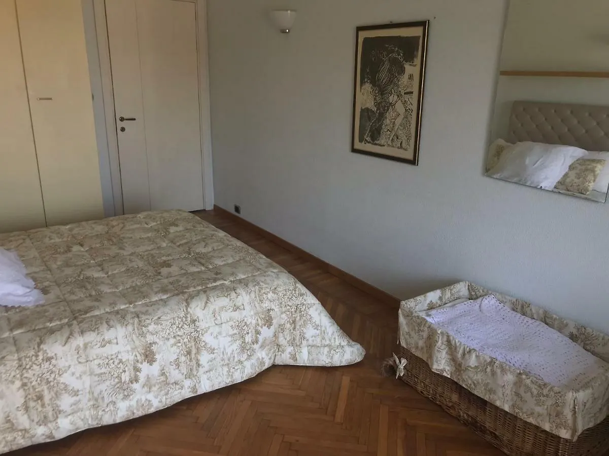 Leoni Charminghouse Apartment Milan 0*,