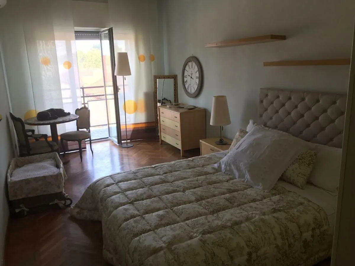 Leoni Charminghouse Apartment Milan 0*,  Italy