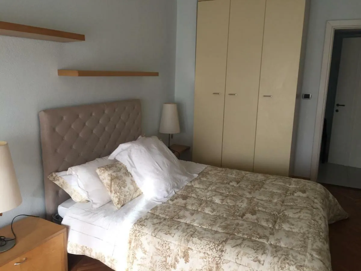 Leoni Charminghouse Apartment Milan 0*,
