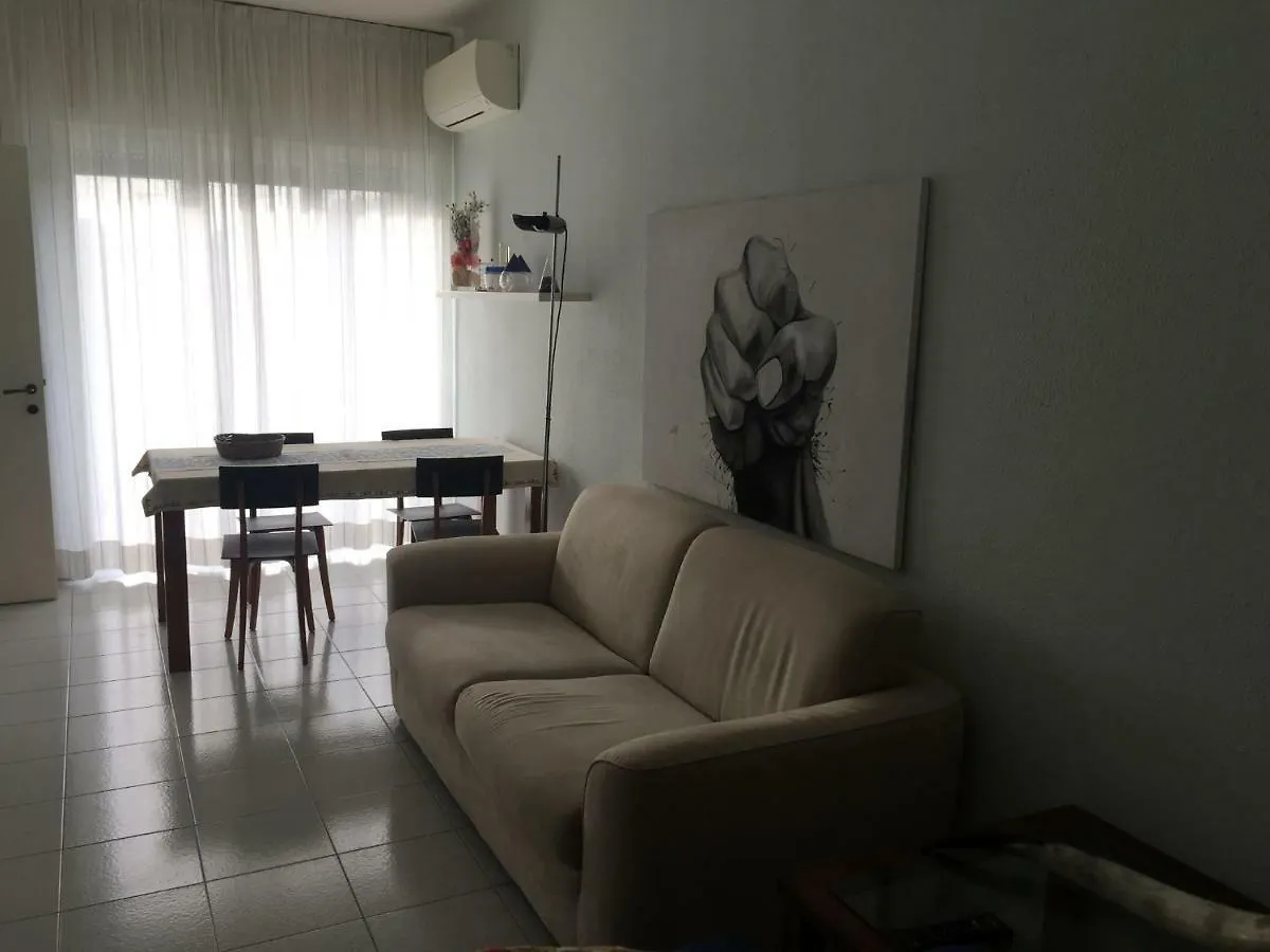 Leoni Charminghouse Apartment Milan 0*,  Italy