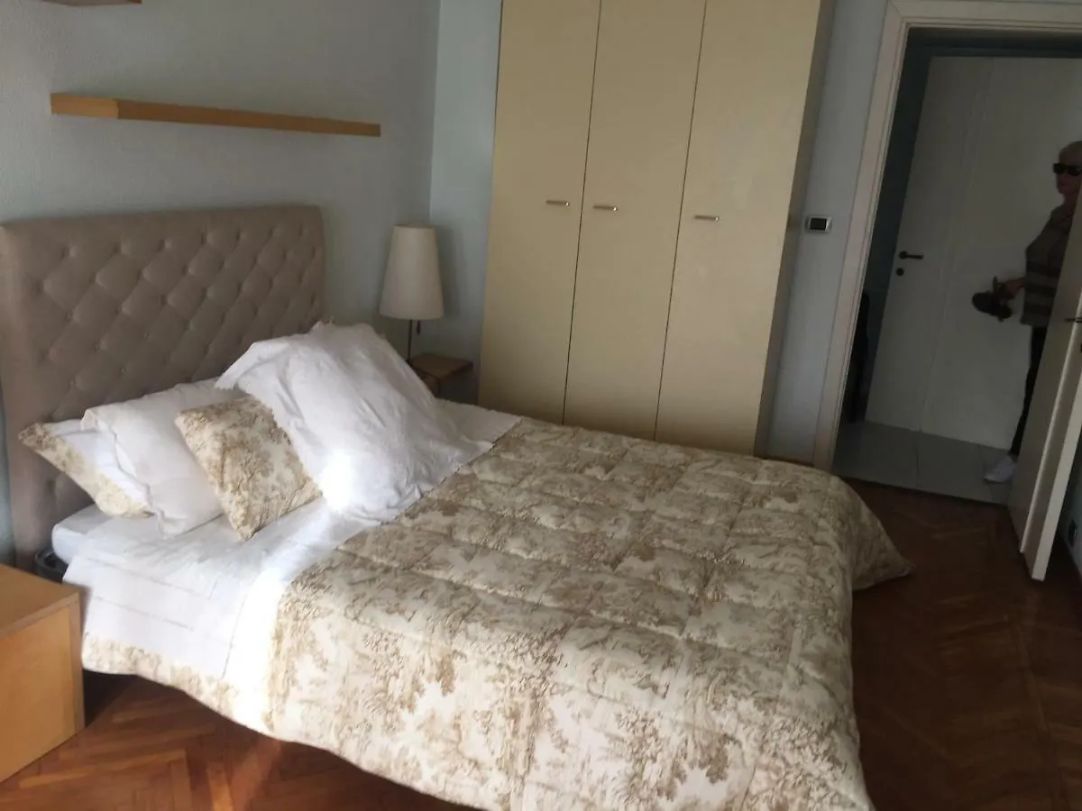 Leoni Charminghouse Apartment Milan Italy